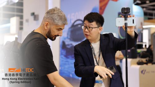 落地开自拍杆全球首发解放双手拍世界爱游戏ayx网站SEAJIC施吉客(图3)